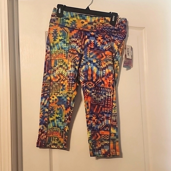 LuLaRoe Jade Capri M - Picture 1 of 2